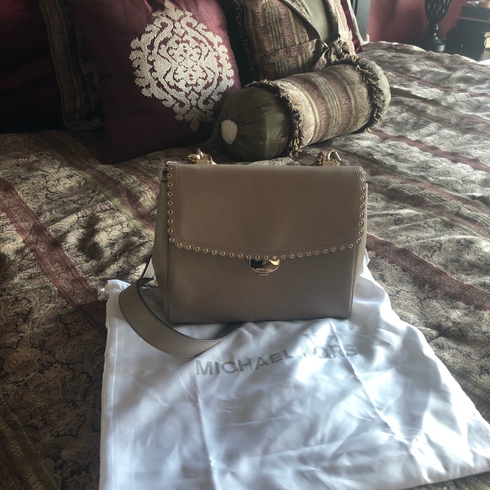 MK taupe colored cross body!!